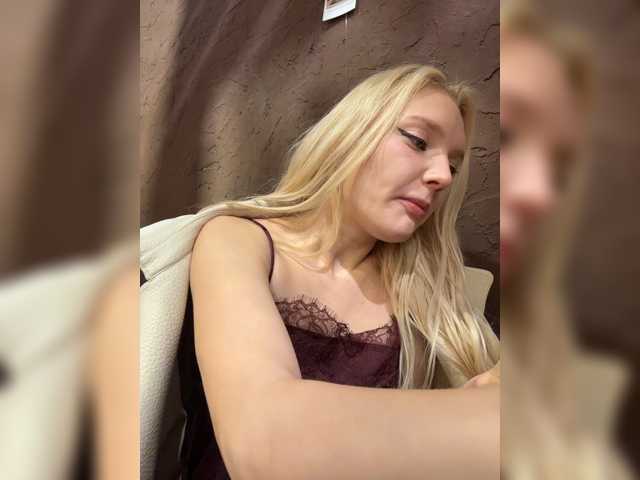 AmmyAlexInPublic live cam on BongaCams