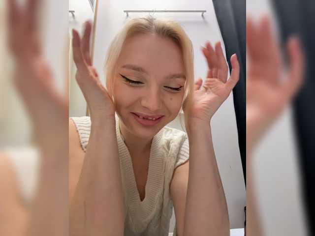 AmmyAlexInPublic live cam on BongaCams