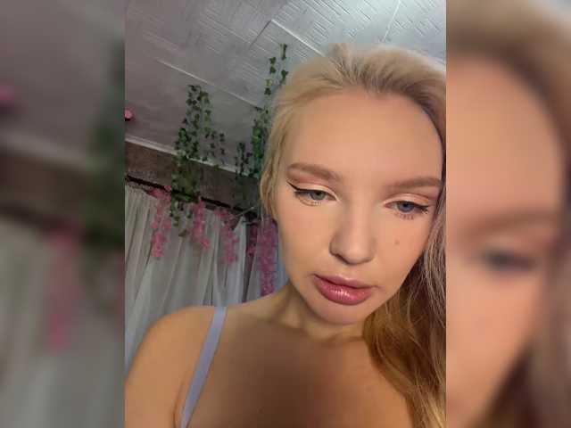 AmmyAlexInPublic live cam on BongaCams