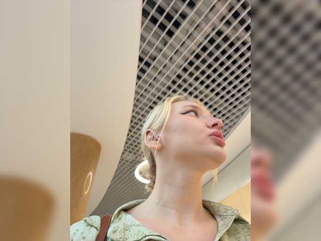 AmmyAlexInPublic live cam on BongaCams