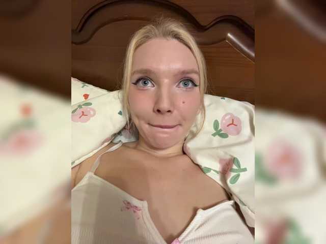 AmmyAlexInPublic live cam on BongaCams