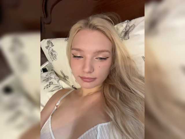 AmmyAlexInPublic live cam on BongaCams