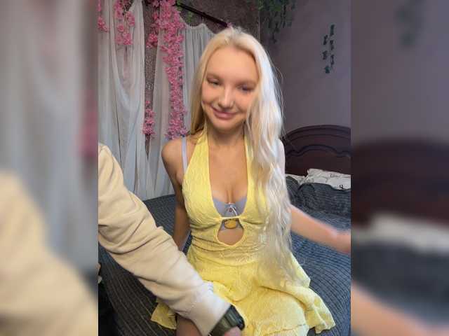 AmmyAlexInPublic live cam on BongaCams