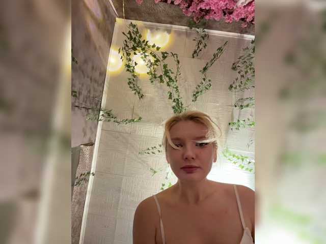 AmmyAlexInPublic live cam on BongaCams
