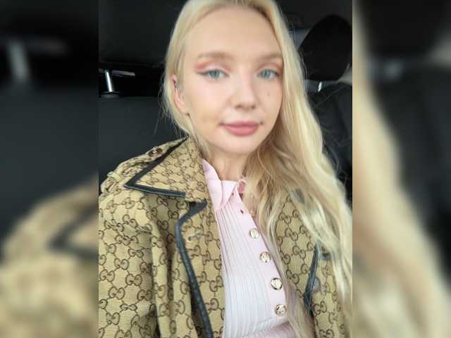 AmmyAlexInPublic live cam on BongaCams