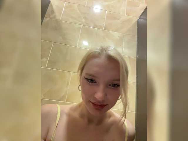 AmmyAlexInPublic live cam on BongaCams