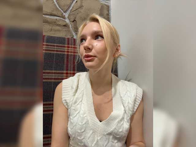 AmmyAlexInPublic live cam on BongaCams