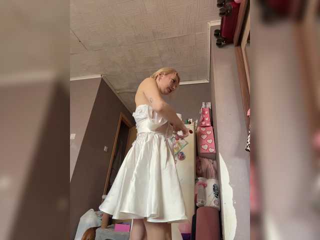 AmmyAlexInPublic live cam on BongaCams