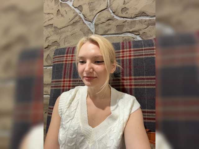 AmmyAlexInPublic live cam on BongaCams