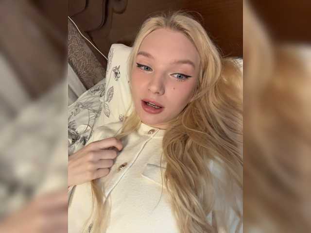 AmmyAlexInPublic live cam on BongaCams