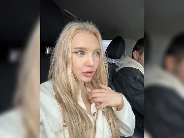 AmmyAlexInPublic live cam on BongaCams