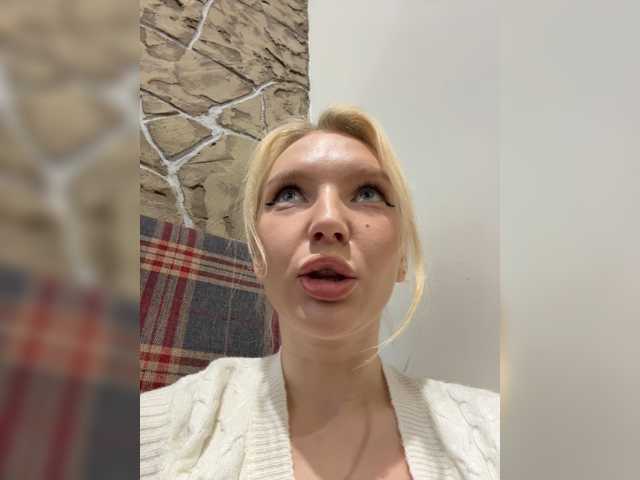 AmmyAlexInPublic live cam on BongaCams