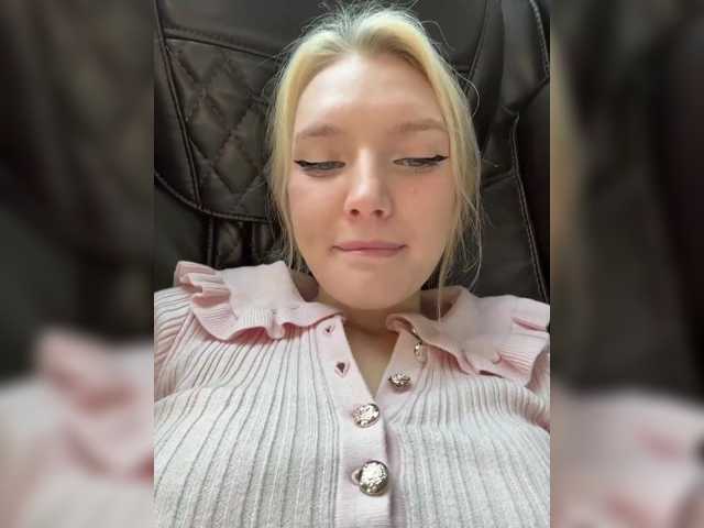AmmyAlexInPublic live cam on BongaCams