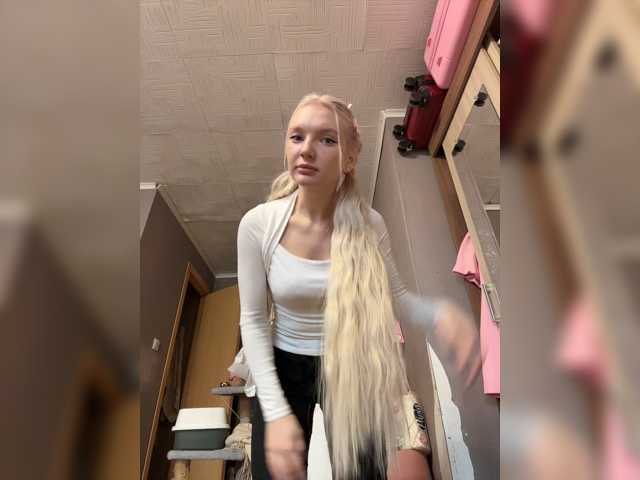 AmmyAlexInPublic live cam on BongaCams