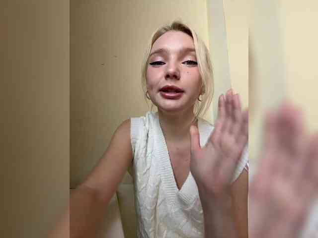 AmmmyInPublic