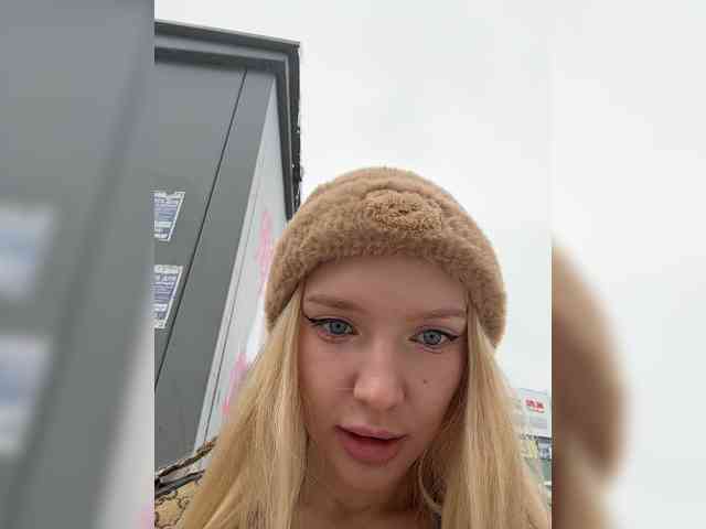 AmmyAlexInPublic