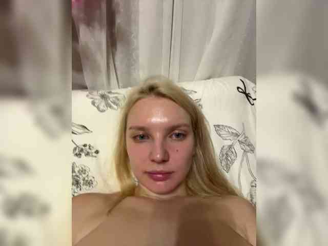 AmmyAlexInPublic Live Webcam on BongaCams