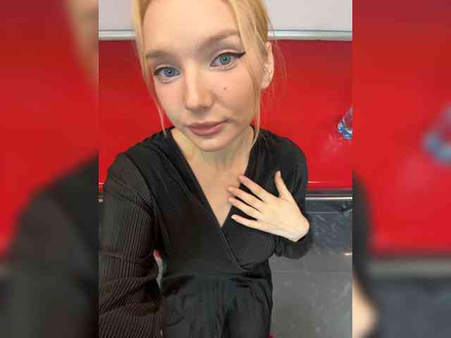 Model: AmmmyInPublic