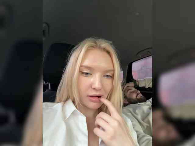 AmmyAlexInPublic webcam