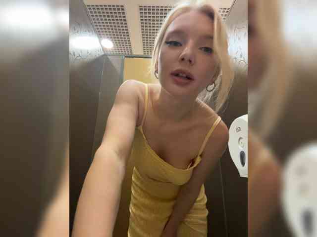 AmmmyInPublic