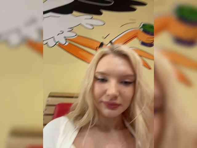 AmmyAlexInPublic webcam