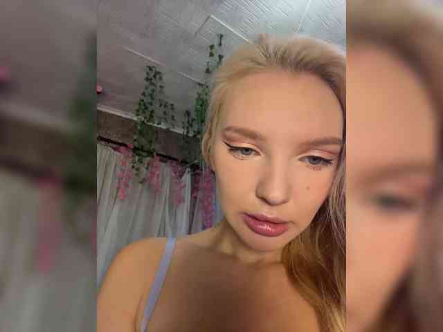 AmmyAlexInPublic webcam