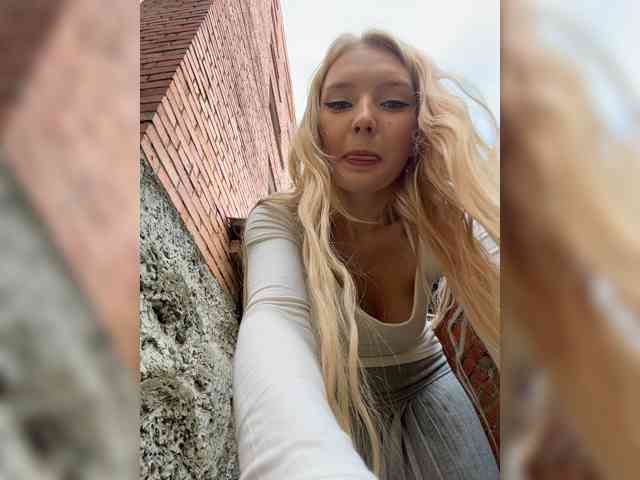 AmmyAlexInPublic