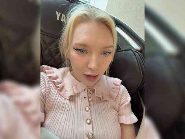 AmmmyInPublic
