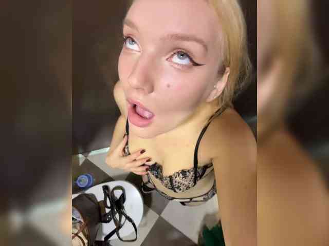 AmmyAlexInPublic