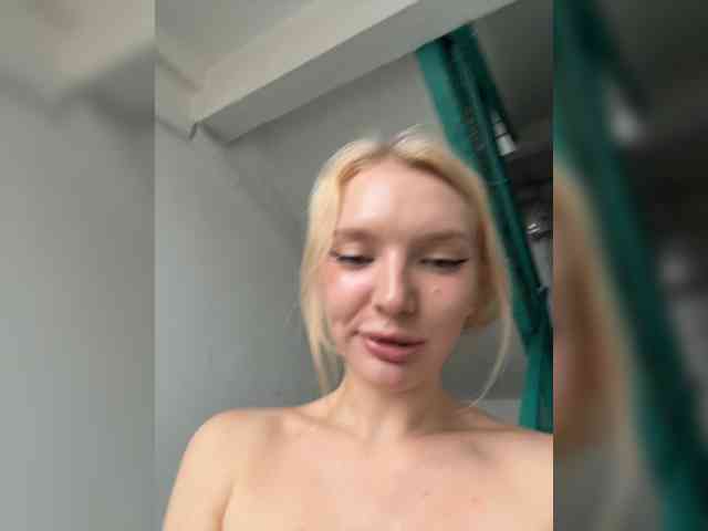 AmmmyInPublic
