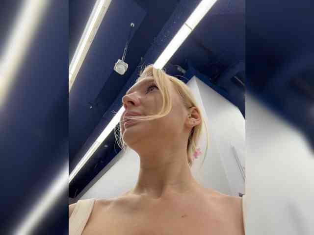 amateur sex AmmyAlexInPublic