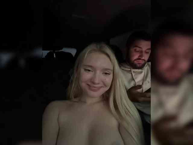 AmmyAlexInPublic webcam