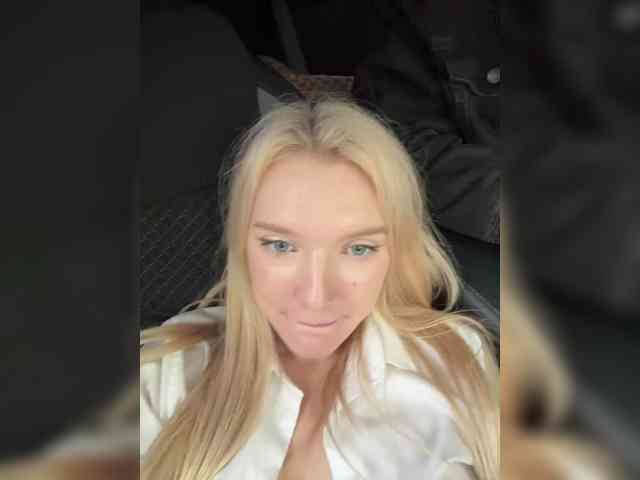 AmmyAlexInPublic