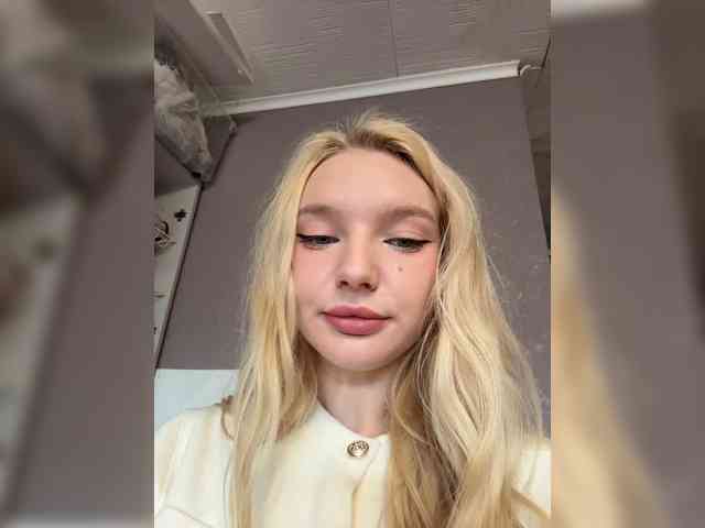 AmmyAlexInPublic webcam
