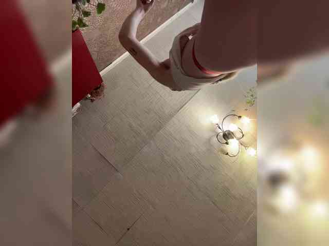 Модель: AmmmyInPublic