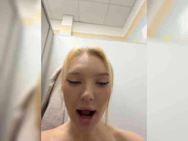 AmmmyInPublic