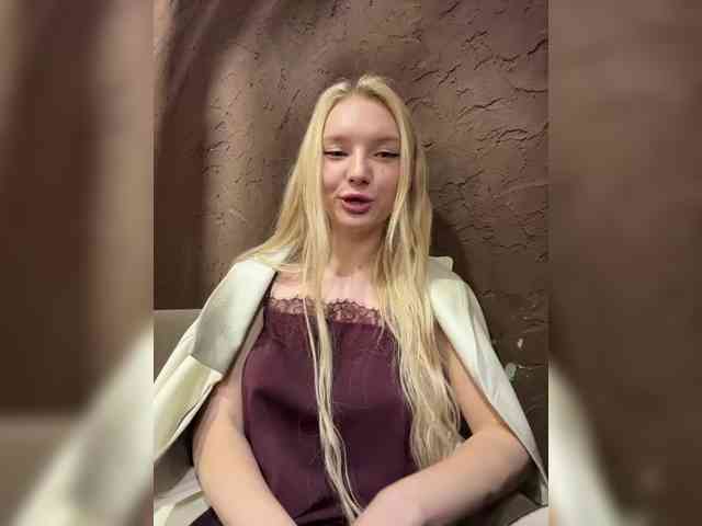 AmmyAlexInPublic webcam