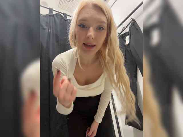 AmmyAlexInPublic webcam