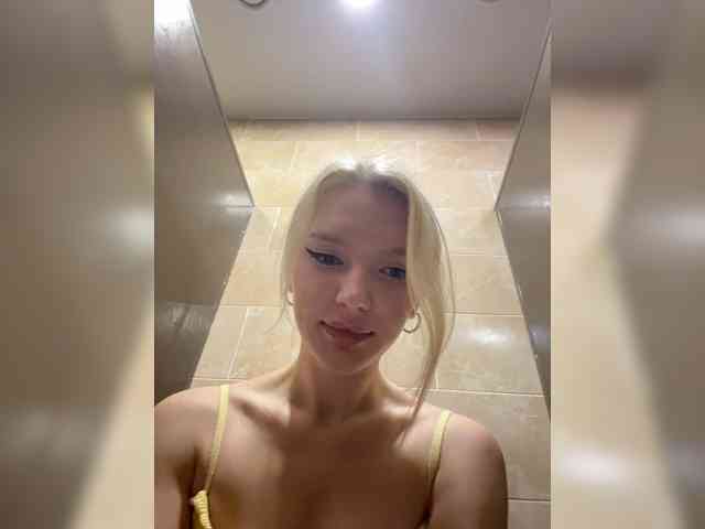 AmmmyInPublic