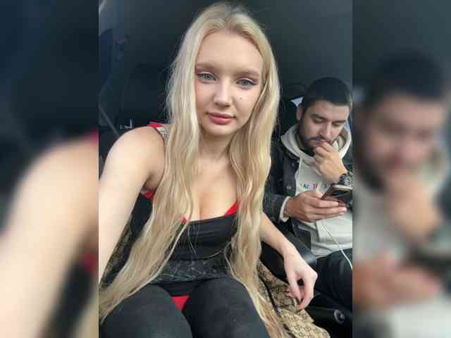AmmyAlexInPublic Live Webcam on BongaCams