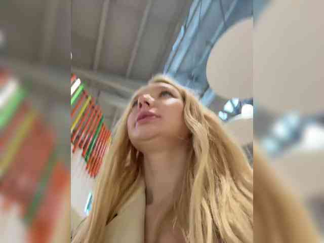 AmmyAlexInPublic webcam