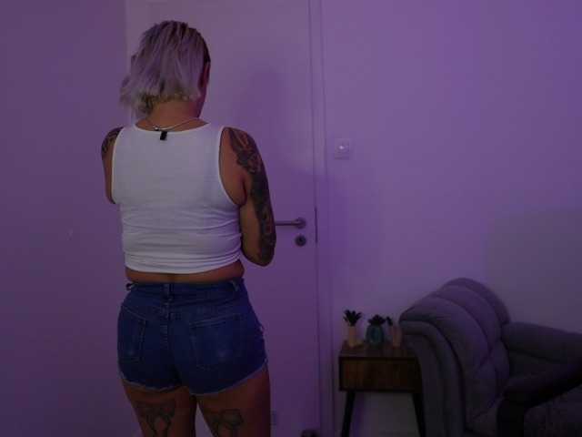 MilFjessy18 live cam preview