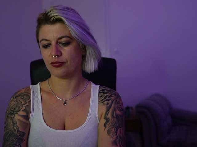 MilFjessy18 live cam preview