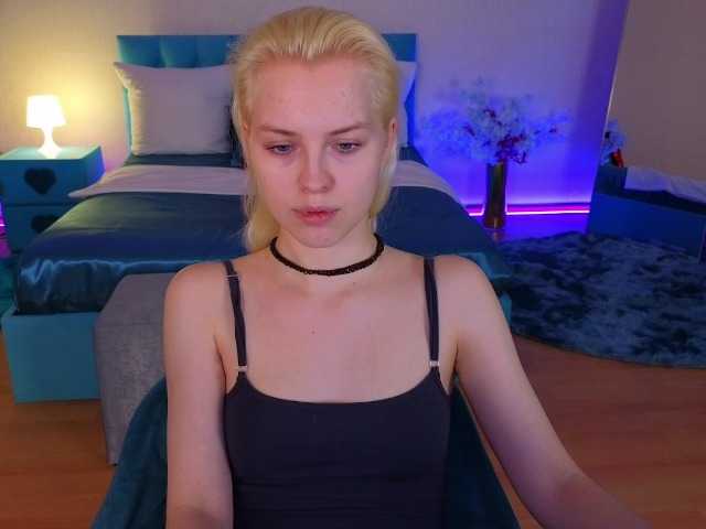 HannahHolliss live cam preview