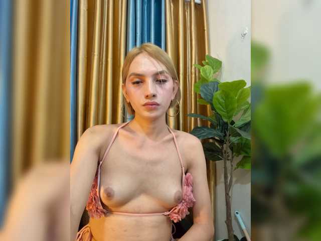 Cassandra2 live cam on BongaCams