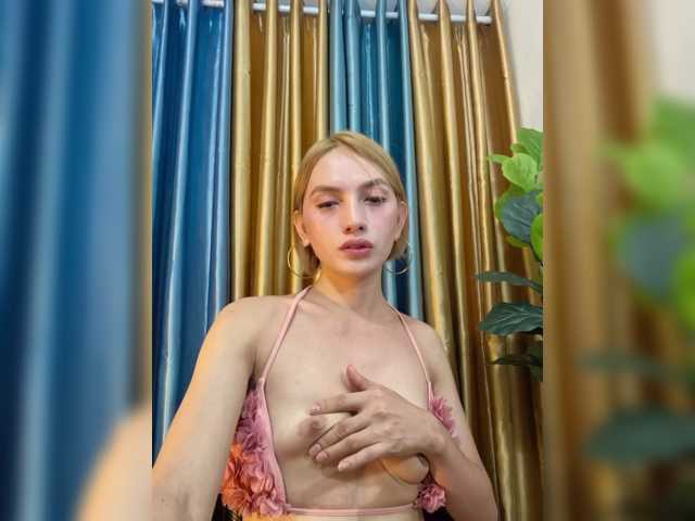 Cassandra2 live cam on BongaCams