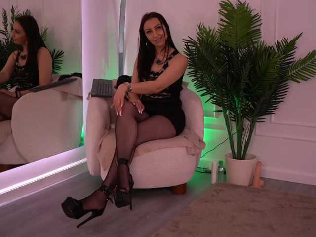 CarmelaVane live cam on BongaCams