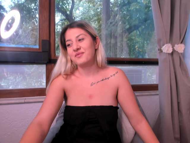 elinaskyy live cam on BongaCams