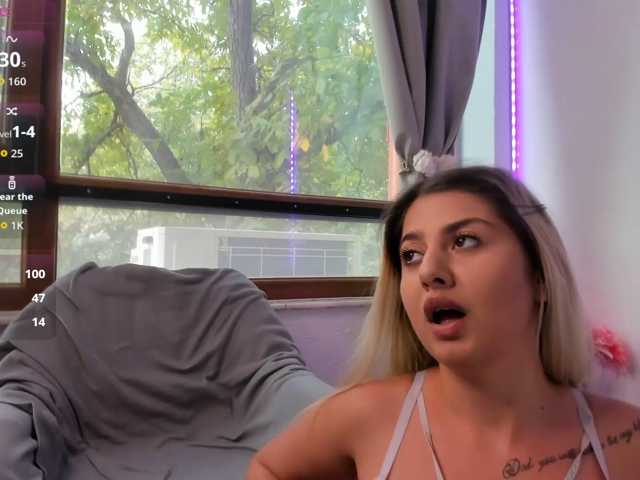 elinaskyy, en directo ahora en BongaCams
