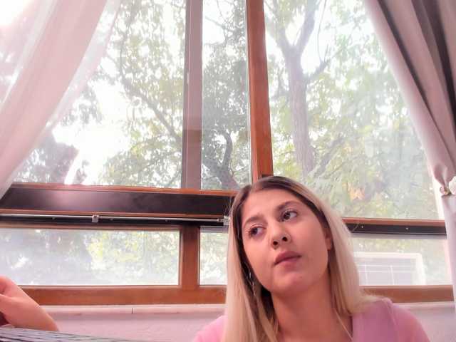 elinaskyy, live now on BongaCams